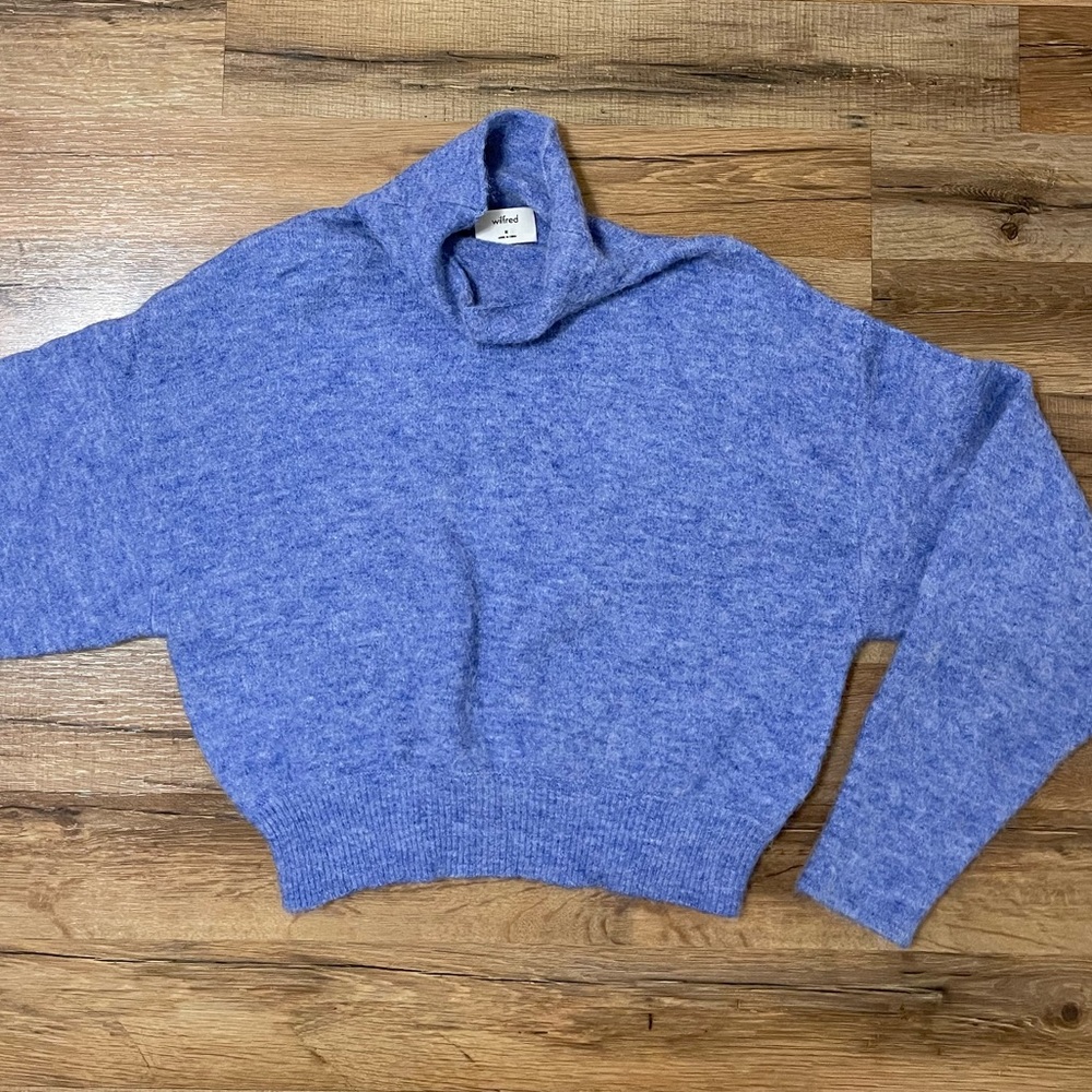 Aritzia (Wilfred) cropped sweater